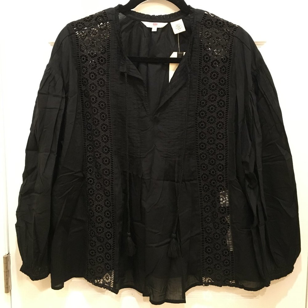 LEVI'S Black Eyelet Popover NWT